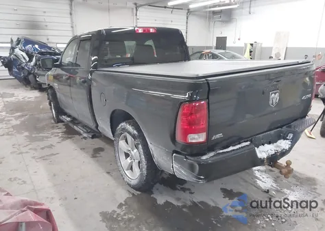 2021 Ram 1500 Classic Tradesman z USA, uszkodzony, nr VIN 1C6RR7FG8MS524184